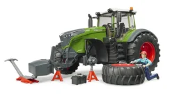 Fendt Tractor with Mechanic & Garage Equipment