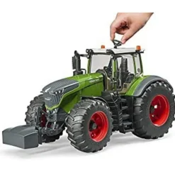 Fendt Tractor with Mechanic & Garage Equipment